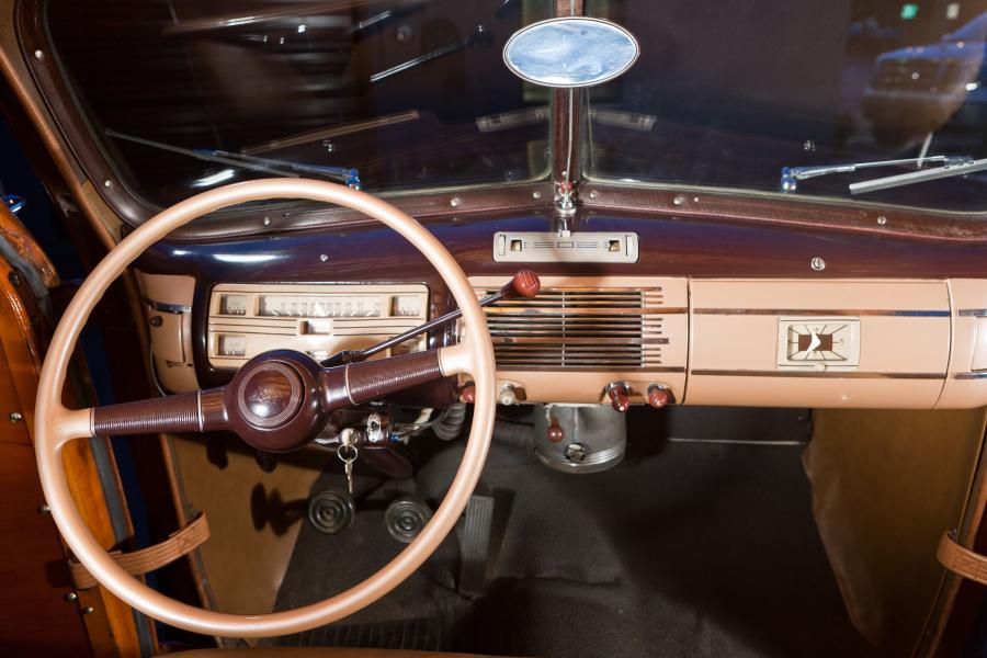  Ford DeLuxe Station Wagon 1940 года  (фото 23 из 36)